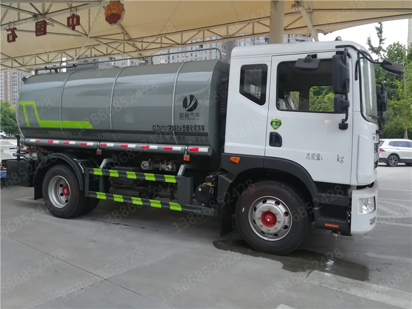 湖北盈通汽車內蒙古藍牌福田抑塵車