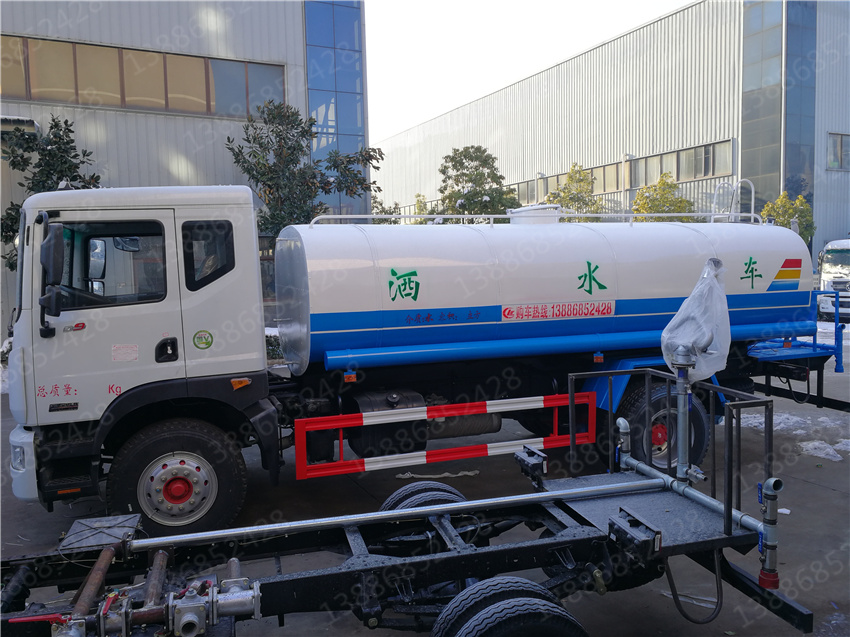 湖北盈通汽車廣西藍(lán)牌福田抑塵車價格