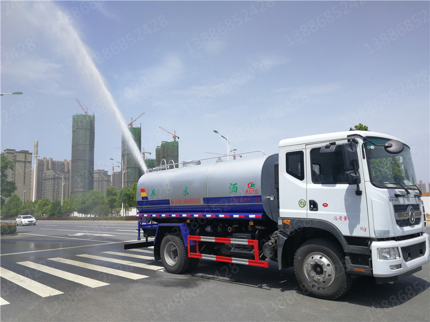 湖北盈通汽車綠化噴灑車