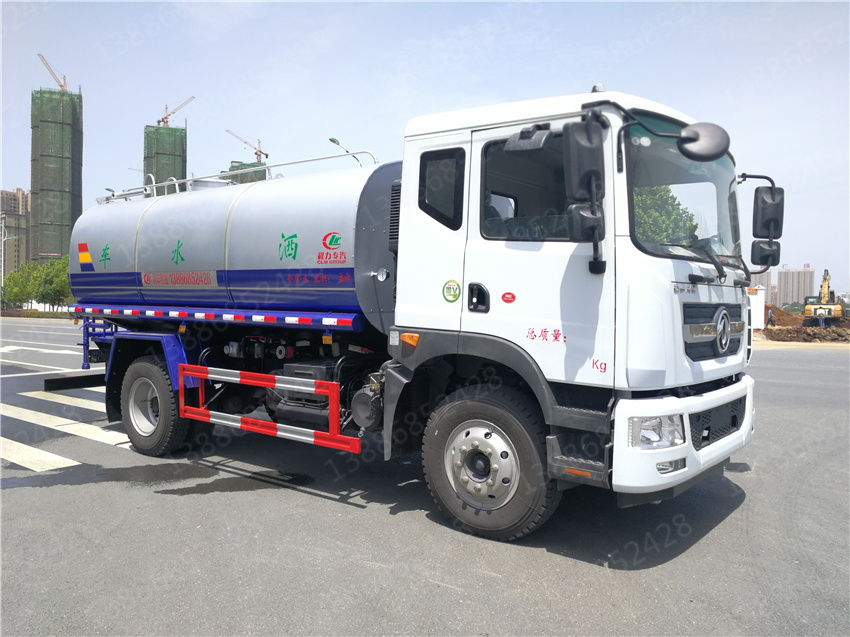 湖北盈通汽車內蒙古藍牌福田抑塵車