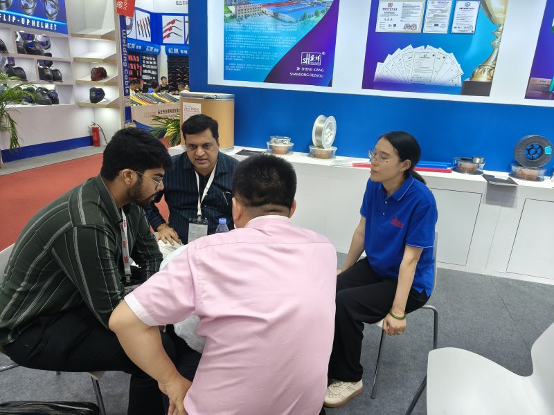 大型展會(huì)現(xiàn)場